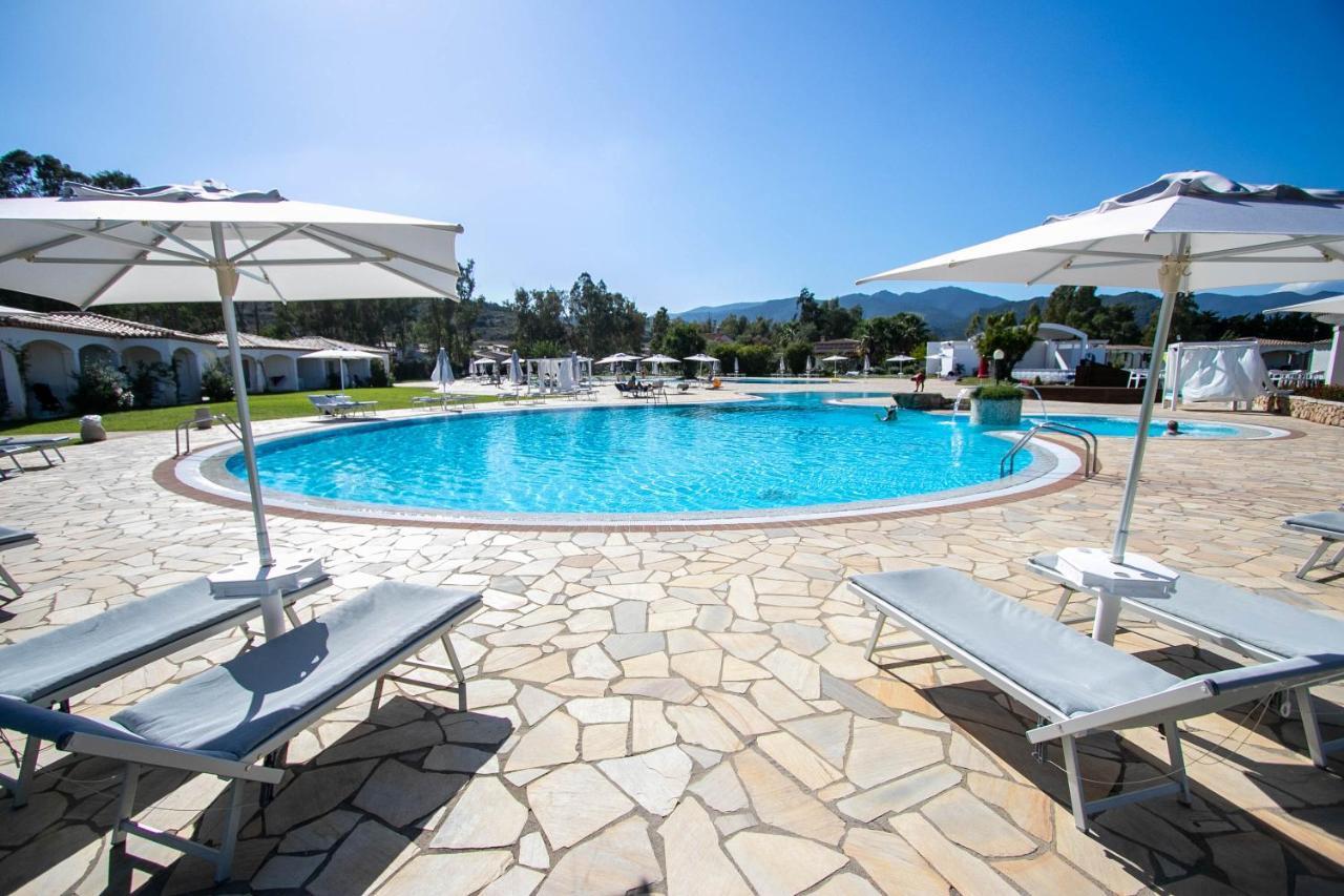 Limone Beach Resort Castiadas Exterior foto