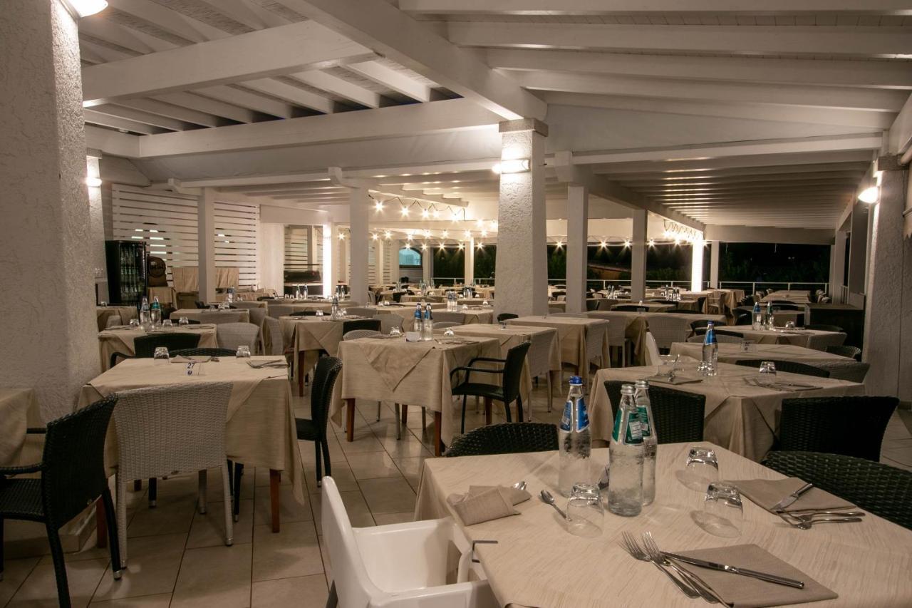 Limone Beach Resort Castiadas Exterior foto